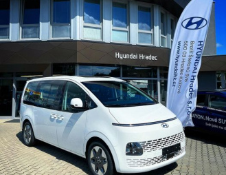 Nový Hyundai STARIA 🚌 dorazil do Hradce Králové 😍 Určeno pro rodinu👨‍👩‍👧‍👦 i podnikání 🤝 #hyundaihk #hyundai #staria #mpv #for #family #or #business