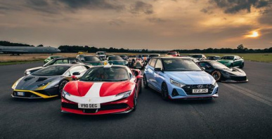 🤔 Jaké je nejlepší sportovní auto letošního roku? Britský magazín Top Gear nedávno uskutečnil každoroční obrovský srovnávací test Speed Week, aby našel odpověď. Ve společnosti nejmodernějších supersportů překvapivě zazářil nejmenší sportovní ‼️Hyundai i20N‼️,dokazující, že na zábavu za volantem nepotřebujete miliony, ale stačí vám i pár set tisíc korun. 🔝😍😍 https://www.garaz.cz/…/novinky-hyundai-i20-n-je-sportovnim-…